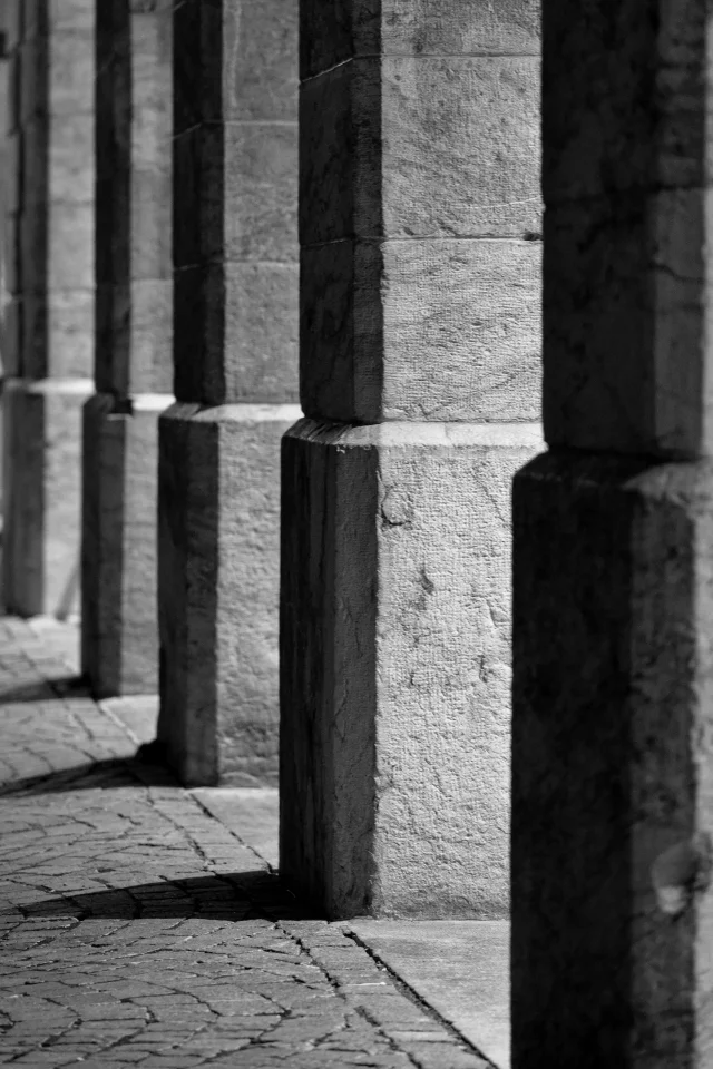 Les pierres demeurent